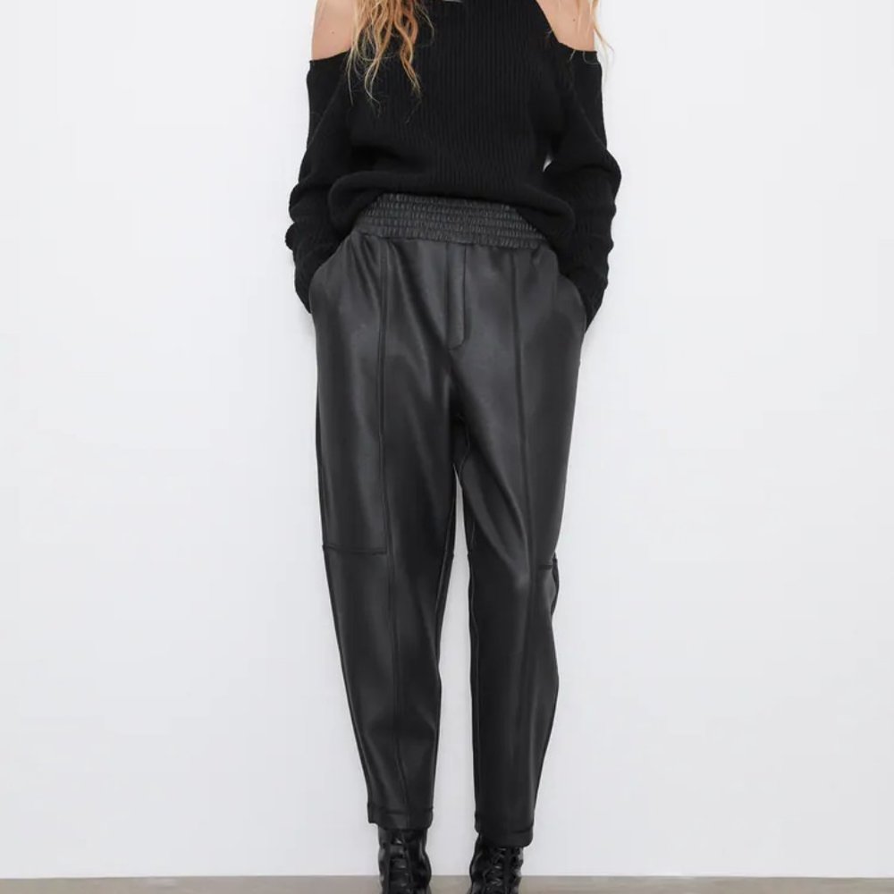 ZARA NEW COATED PANTS BLACK size M